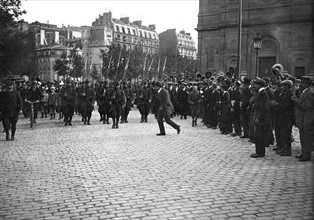 La mobilisation à Paris en août 1914: le départ d'un régiment - En août 1914 à Paris, aux premiers