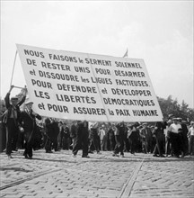 Défilé populaire le 14 juillet 1935 à Paris