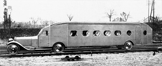 La conquête du chemin de fer par le pneumatique.  La "Micheline", véhicule d'essai N°5 comportant