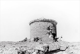 Tour de Sigüenza défendue par les miliciens espagnols, en août 1936