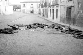 Habitants fusillés par les gouvernementaux à Talaveira de la Reina, en septembre 1936