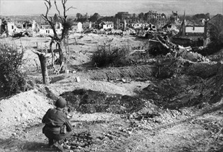 Vue de la ville de Caen aprés les bombardements alliés du au débarquement en Normandie.