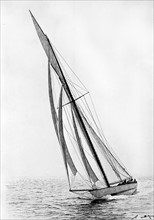 Le yacht anglais "Shamrock III", Challenger de l'América's Cup en 1903.  Gravure parue le 3