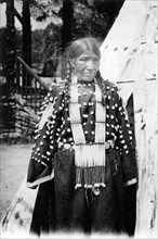 Sioux Indian woman at the Red Indian village in the Zoological Garden of Paris.