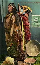 Carte postale représentant une femme Piute avec son bébé
