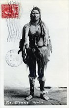 Carte postale représentant un guerrier indien Stoney (indien du Canada)