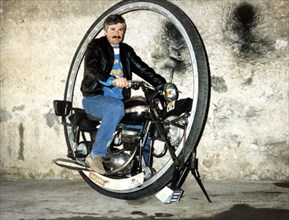 One-wheel motorcycle