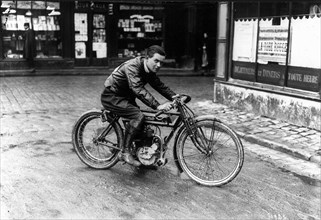 Singer motorcycle in 1912