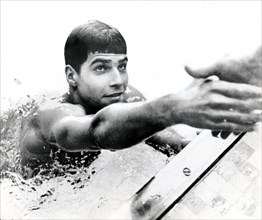 A Londres, le nageur américain Mark Spitz  vient de battre un nouveau  record du monde (30 septembre 1967)