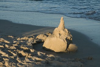 Plage de Tunisie, château de sable
