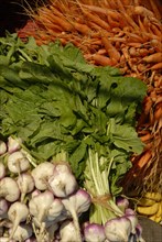 2008, marché fruits et légumes, carottes, navets,Tunisie