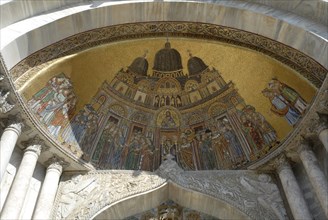 2009, basilique Saint Marc, mosaique de la porte di Sant'Alippio représentant la translation du