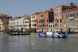 2009, bateau transportant marchandise, façades, grand canal, traghetti, Venise