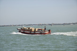 2009, bateau de marchandise, Venise