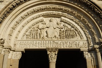 Basilique de Vezelay, Bourgogne, christ en majesté, grand tympan, octobre 2009