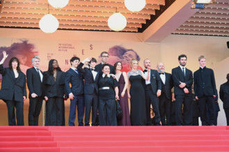 Montée des marches du film "Dossier 137"