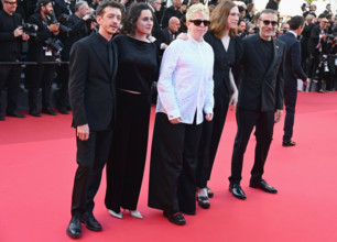 Montée des marches du film "Mastermind"