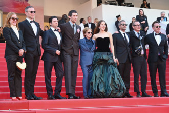 Montée des marches du film "Mastermind"