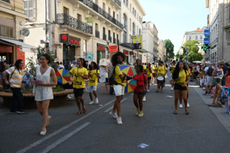 Ambiance dans les rues d'Avignon