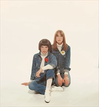 Dani et Zouzou en couverture de "Mademoiselle âge tendre"
