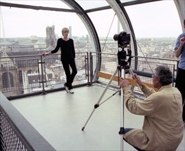 Jean-Marie Périer en séance photo avec Françoise Hardy