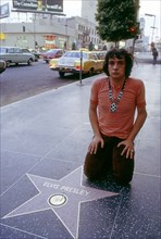 Michel Sardou sur Hollywood Boulevard devant l'étoile du King, Los Angeles