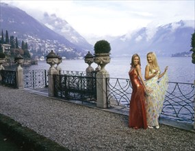 Carla Bruni et Karen Mulder en Versace