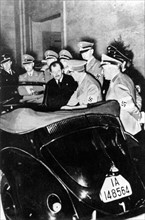 Ferdinand Porsche et Adolf Hitler