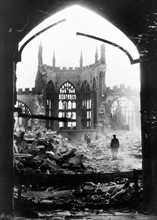 La cathédrale de Coventry en ruines