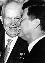 Nikita Sergeïevitch Khrouchtchev et John F. Kennedy