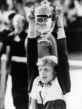 Boris Becker remporte le tournoi de Wimbledon, en 1985