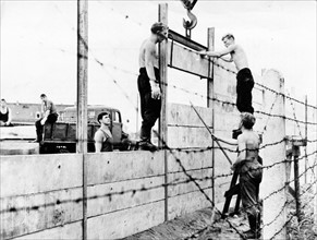 Construction du mur de Berlin