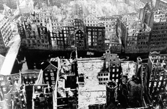 Hambourg bombardée