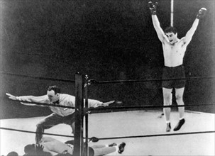 Max Schmeling defeats Joe Louis (1936)