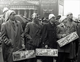 Manifestation contre le service militaire obligatoire en Allemagne, 1956