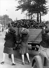 Stealing coal after the war, 1947
