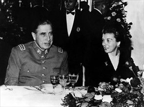Augusto Pinochet et Isabel Martínez de Perón, 1975