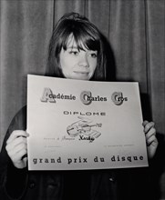 Francoise HARDY mit Musikpreis, 1963