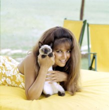 Claudia Cardinale with cat