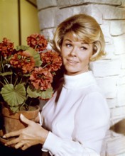 Doris DAY with a flower pot