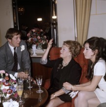 Vadim GLOWNA with Olga and Vera CHEKHOWA