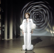 Zarah LEANDER at a performance