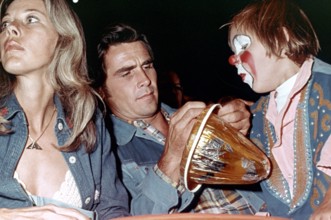 James BROLIN with his family