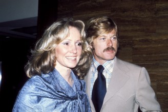 Robert REDFORD with his wife Lola