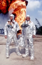 John WAYNE in 'The Undaunted', burning oil well, 1968