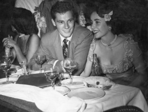 Elizabeth TAYLOR and Conrad HILTON Jr.
