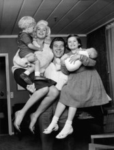 Jayne MANSFIELD with family