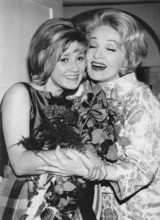 Marlene DIETRICH congratulates Gitte HAENNING, 1963