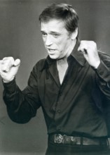 Yves MONTAND