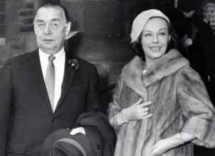 Erich Maria REMARQUE with his wife Paulette GODDARD, 1963